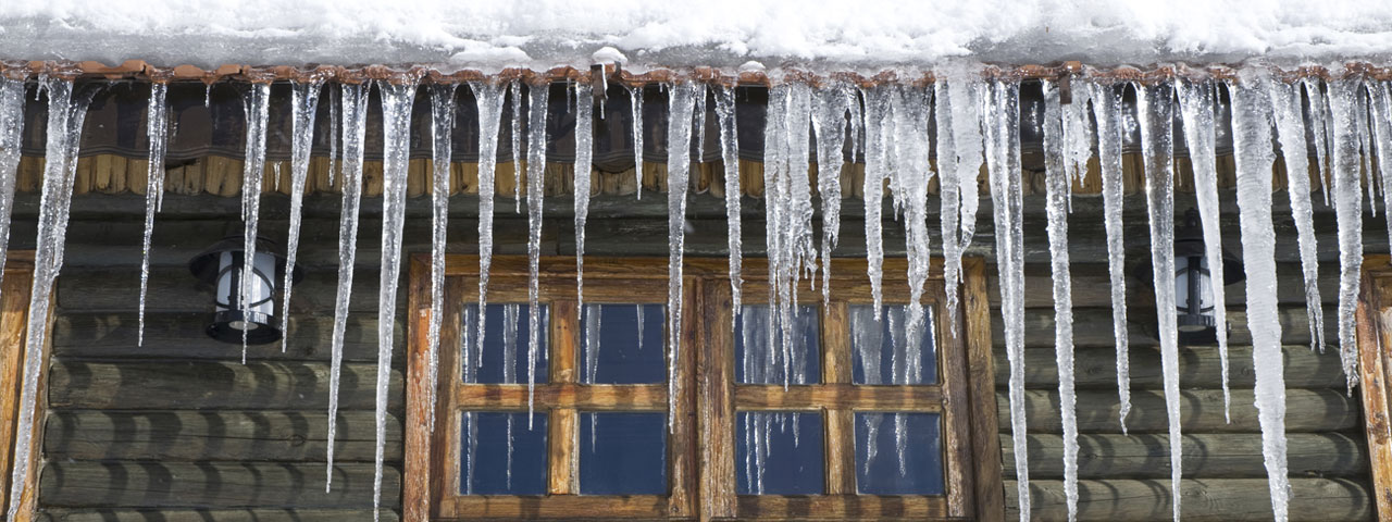 spray foam prevents ice dams by providing proper insulation in Sacramento attic spaces